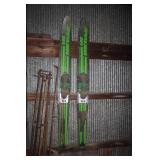 SKIS SKIS