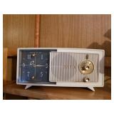 VINTAGE CLOCK RADIO VINTAGE CLOCK RADIO