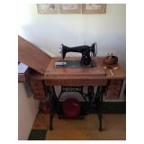 SINGER SEWING MACHINE