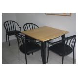 TABLE WITH 4 CHAIRS