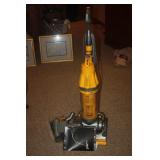 DYSON VACUUM