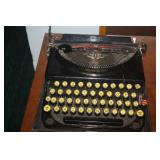 VINTAGE TYPEWRITER