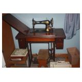 SINGER SEWING MACHINE