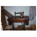 SINGER SEWING MACHINE