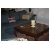 4 X 4 COCKTAIL TABLE . NICE SECTIONAL