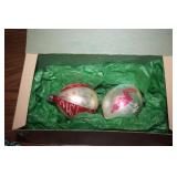 VINTAGE 2 PC ORNAMENTS $4