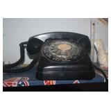 HEAVY DIAL PHONE