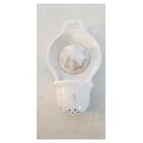 WALL JUICE REAMER WITH STRAINER