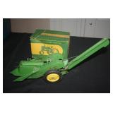 JOHN DEERE TOY TRACTOR