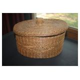VINTAGE SEWING BASKET