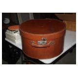 NICE VINTAGE HAT BOX