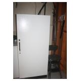 UPRIGHT FREEZER