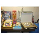 VINTAGE GAMES . GE PORTABLE RECORD PLAYER