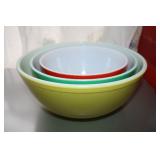 PYREX NESTING BOWL SET