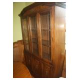 THOMASVILLE CHINA HUTCH