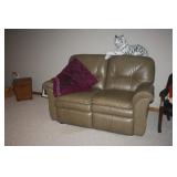 LA Z BOY LEATHER DUAL RECLINER