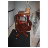 VINTAGE OAK OFFICE CHAIR