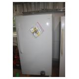 UPRIGHT ENERGY SAVER FREEZER LIKE NEW