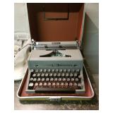 ROYAL PORTABLE TYPEWRITER
