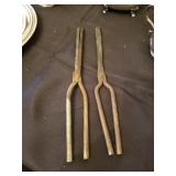 ANTIQUE CURLING IRON