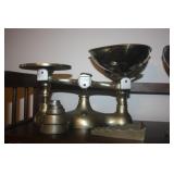 ANTIQUE SCALE