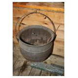 CAST IRON POT