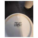 Towne house fine China Golden Regal