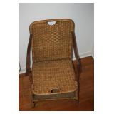 VINTAGE FOLDING WICKER BEACH CHAIR