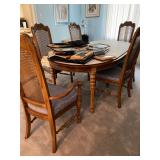 Stanley furniture dining table, 6 chairs & 2 leaves