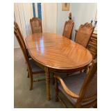Stanley Dining room table with 2 leaves and 6 chairs
