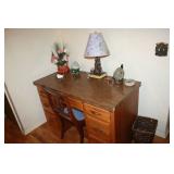 KNEE HOLE DESK
