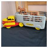 WYANDOTTE FARM TRUCK WITH ANIMALS