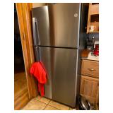 GE 19.2 CU. FT. Top-Freezer Refrigerator - Stainless steel