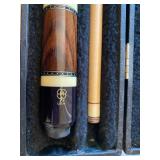 McDermott D-1 Pool Cue with Case