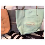 tons of purses