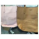 tons of purses