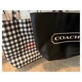 tons of purses