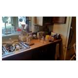 LOADS OF KITCHEN ITEMS