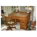 VINTAGE DESK N CHAIR