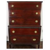 Vintage Duncan Phyfe Style Mahogany 5-Drawer Chest on Chest (51” H x 33”W x 18,5”D)