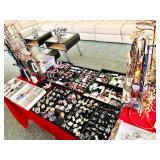 Look For Red Balloon & Sign On Car-Not Allowed To Do In Sub