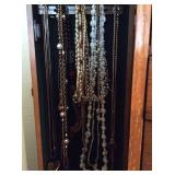 Beautiful Jewelry and Collectibles in the Springs!  