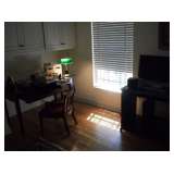 COMP. DESK, FLAT TV WITH DVD