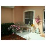 GARDEN BENCH & STATUARY