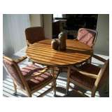 OAK TABLE & 2 LG. LEAVES & 4 CASTOR CHAIRS