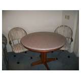 TABLE & 4 CASTOR CHAIRS