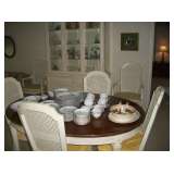 TABLE & 2 LEAVES & 6 CHAIRS