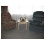 2 LA-Z-BOY RECLINERS