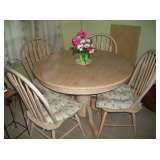 TABLE & 1 LEAF & 4 CHAIRS