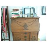 ANTIQUE DESK